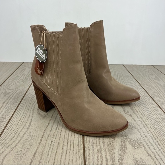 Mia Santos Western Style Ankle Booties 10M Stone (tan) $100 Brussels Polyurethan - Picture 1 of 8